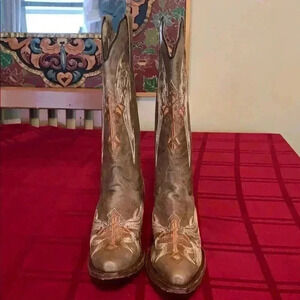 Circle G cowgirl boots.